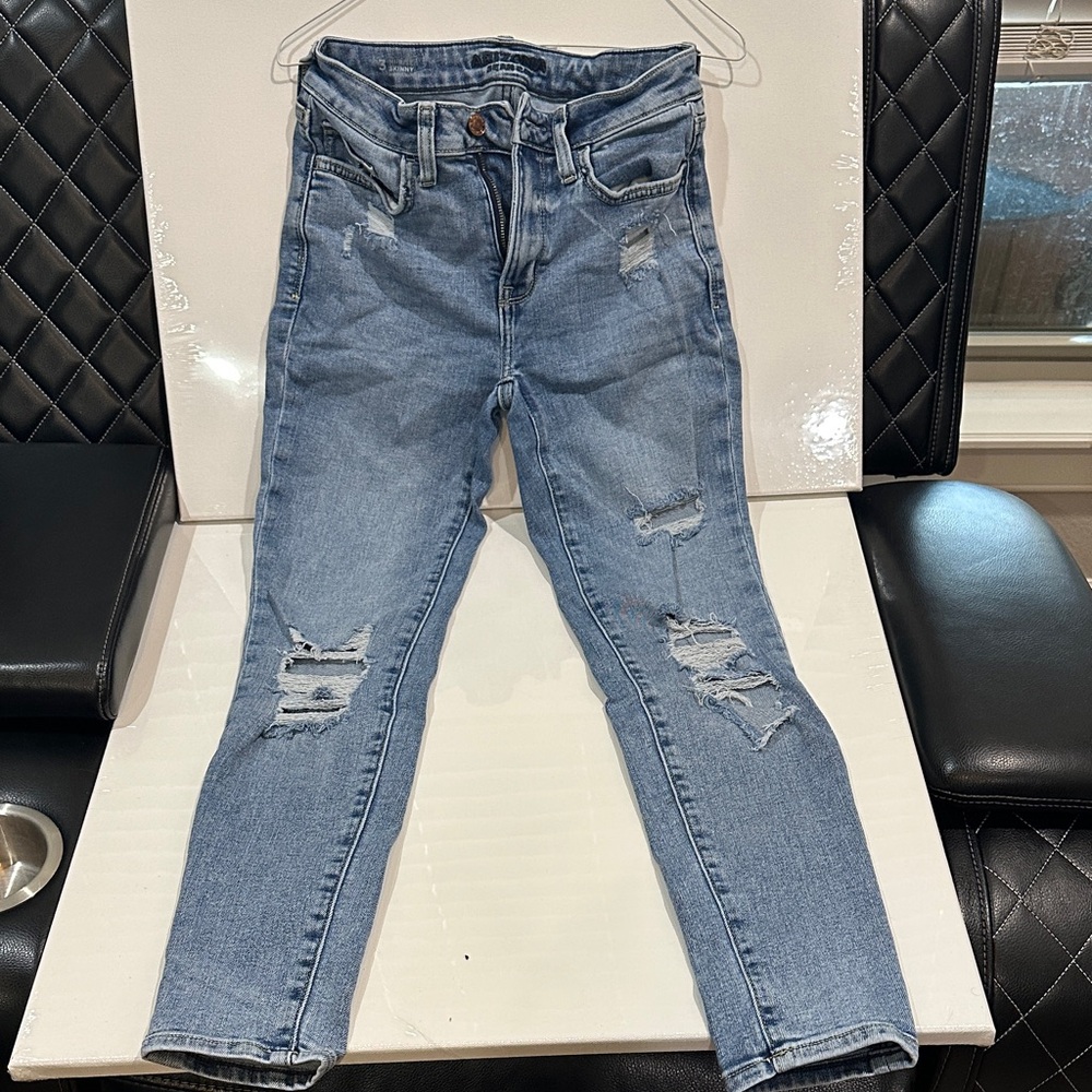 Arizona Jean Company Light Blue Distressed Skinny Jeans